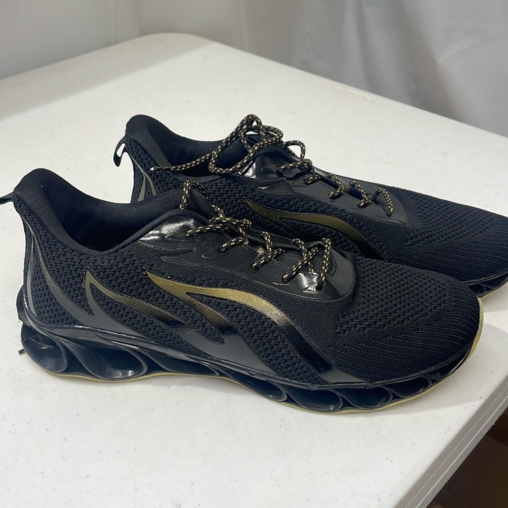 Tennis shoes, 13
